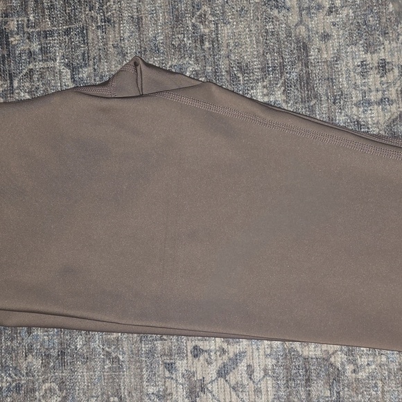 Alo Yoga FLAW 7/8 High-Waist Airlift Legging In Mushroom Small $134 *Minor FLAW* - Picture 12 of 16